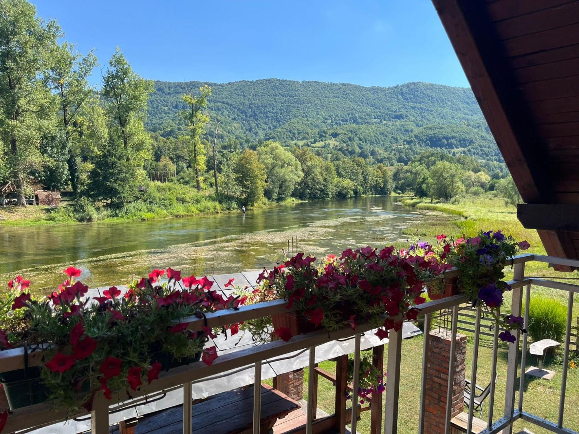 Bed And Breakfast Family Djukic Sipovo Экстерьер фото